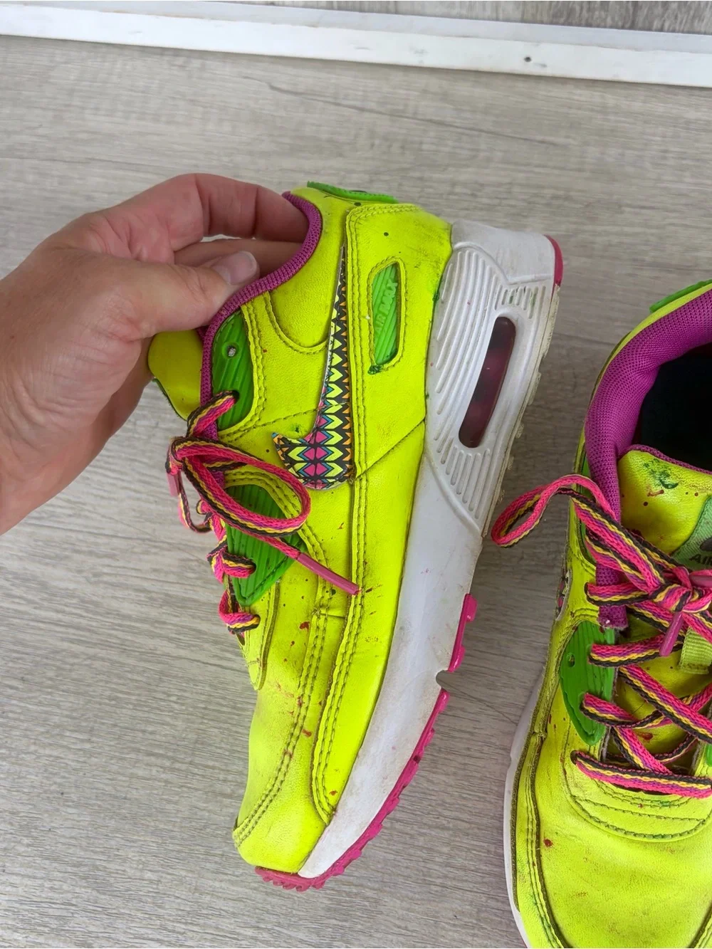 Nike Air Max 90 GS sneakers Girls Youth 2Y Kids Volt Fire Pink Leather